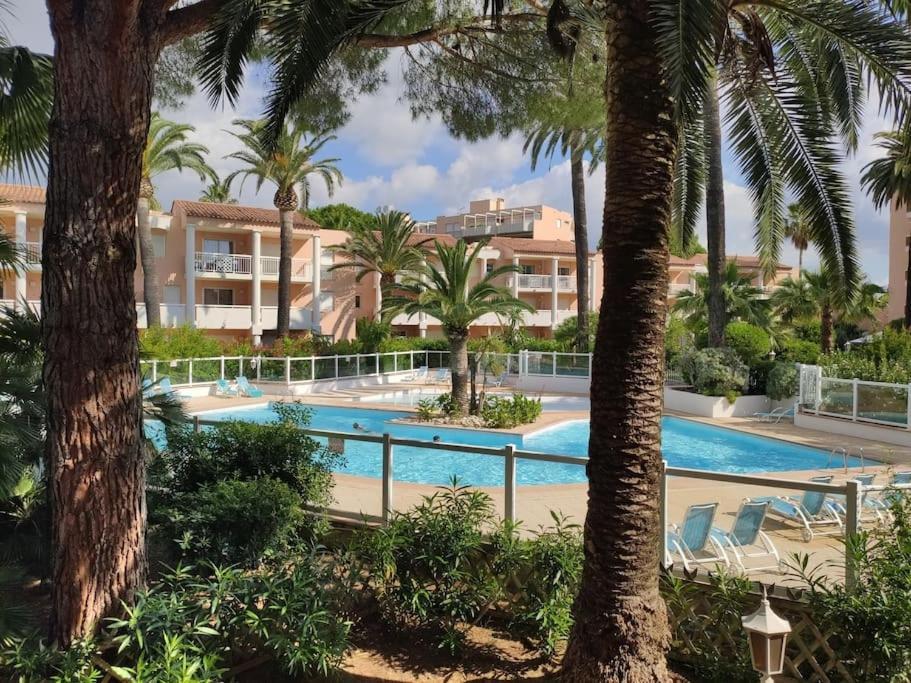 Appartement Vue Mer, 5Min A Pied De La Plage, Parking Prive Vallauris Luaran gambar