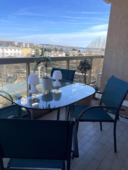 Appartement Vue Mer, 5Min A Pied De La Plage, Parking Prive Vallauris Luaran gambar