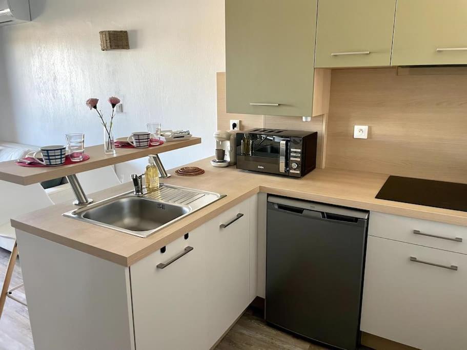 Appartement Vue Mer, 5Min A Pied De La Plage, Parking Prive Vallauris Luaran gambar